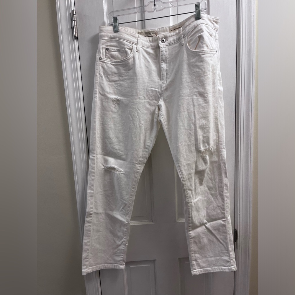 Pilcro / Anthropologie White Boyfriend Cut Jeans - size 32